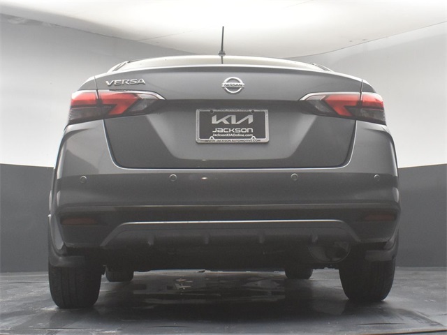 Vehicle image 21 of 48
