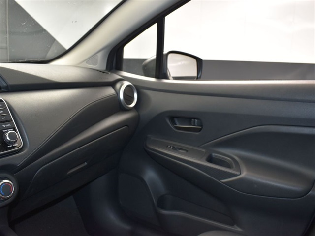 Vehicle image 41 of 48