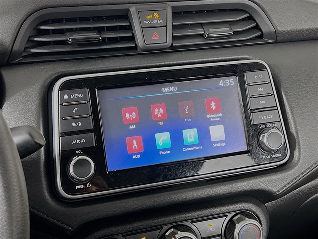 Vehicle image 17 of 32
