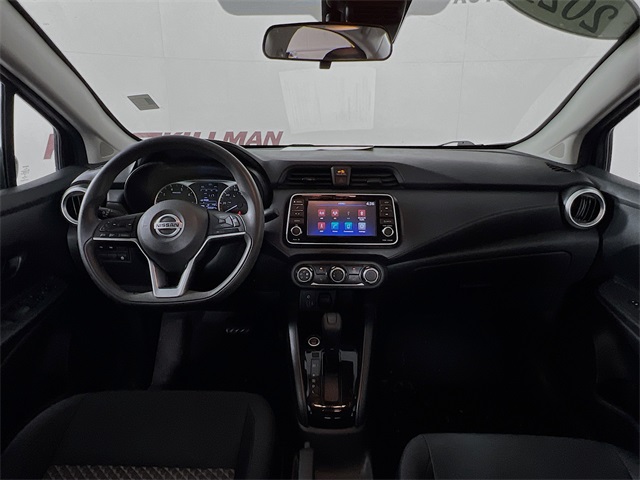 Vehicle image 23 of 32
