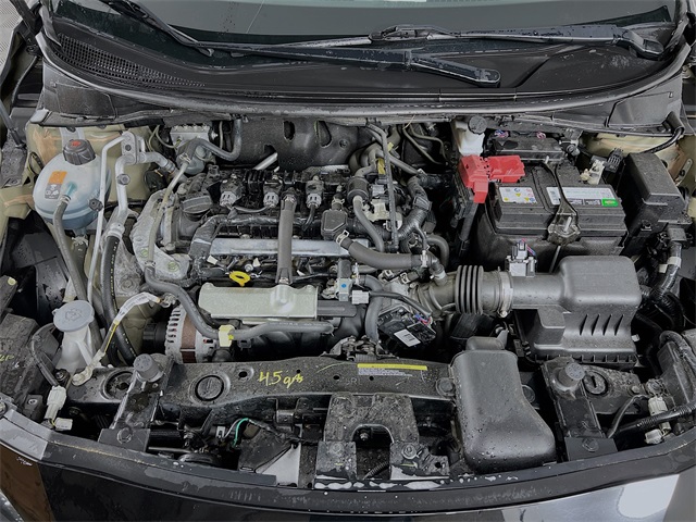 Vehicle image 26 of 32