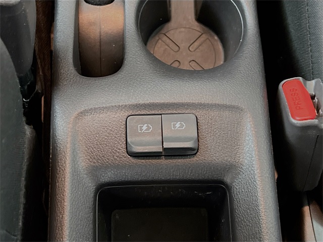 Vehicle image 31 of 32