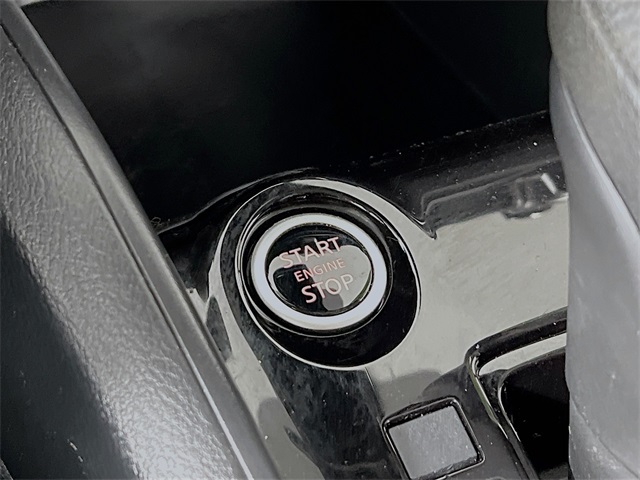 Vehicle image 16 of 32