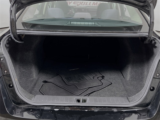 Vehicle image 24 of 32