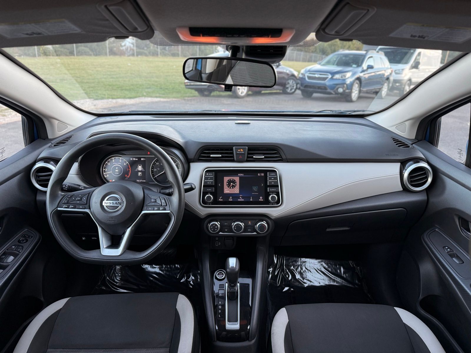 2021 Nissan Versa SV Image 17 of 31