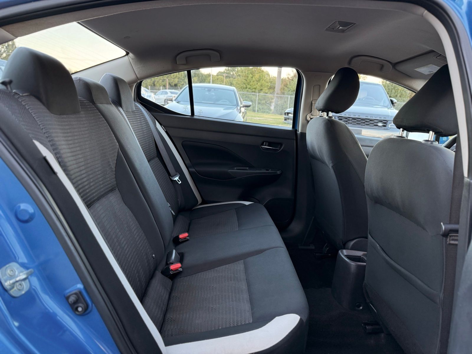 2021 Nissan Versa SV Image 11 of 31