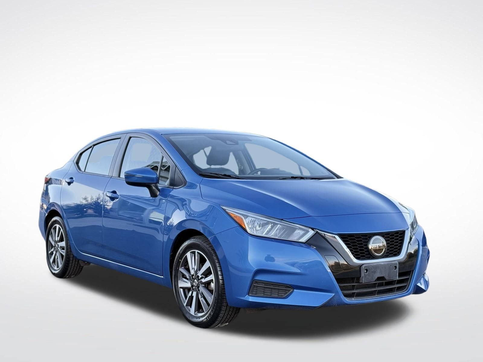 2021 Nissan Versa SV Image 4 of 31