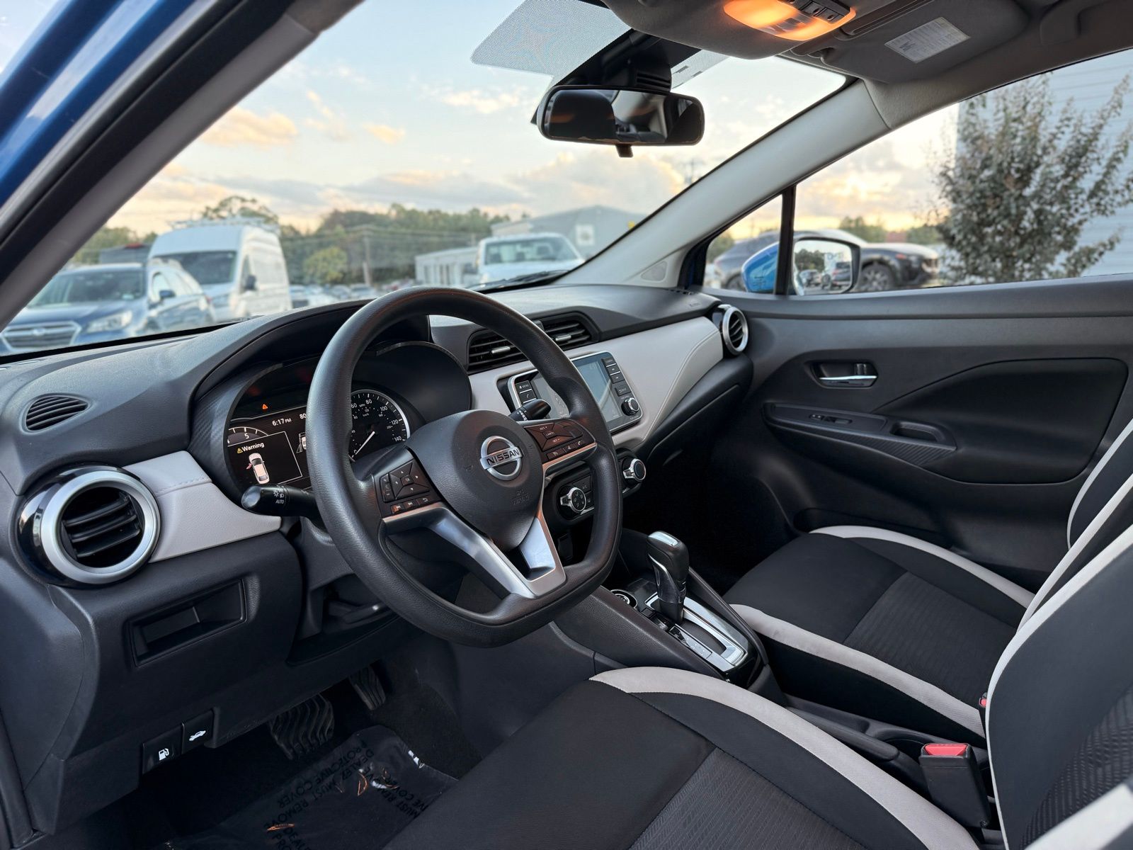 2021 Nissan Versa SV Image 19 of 31