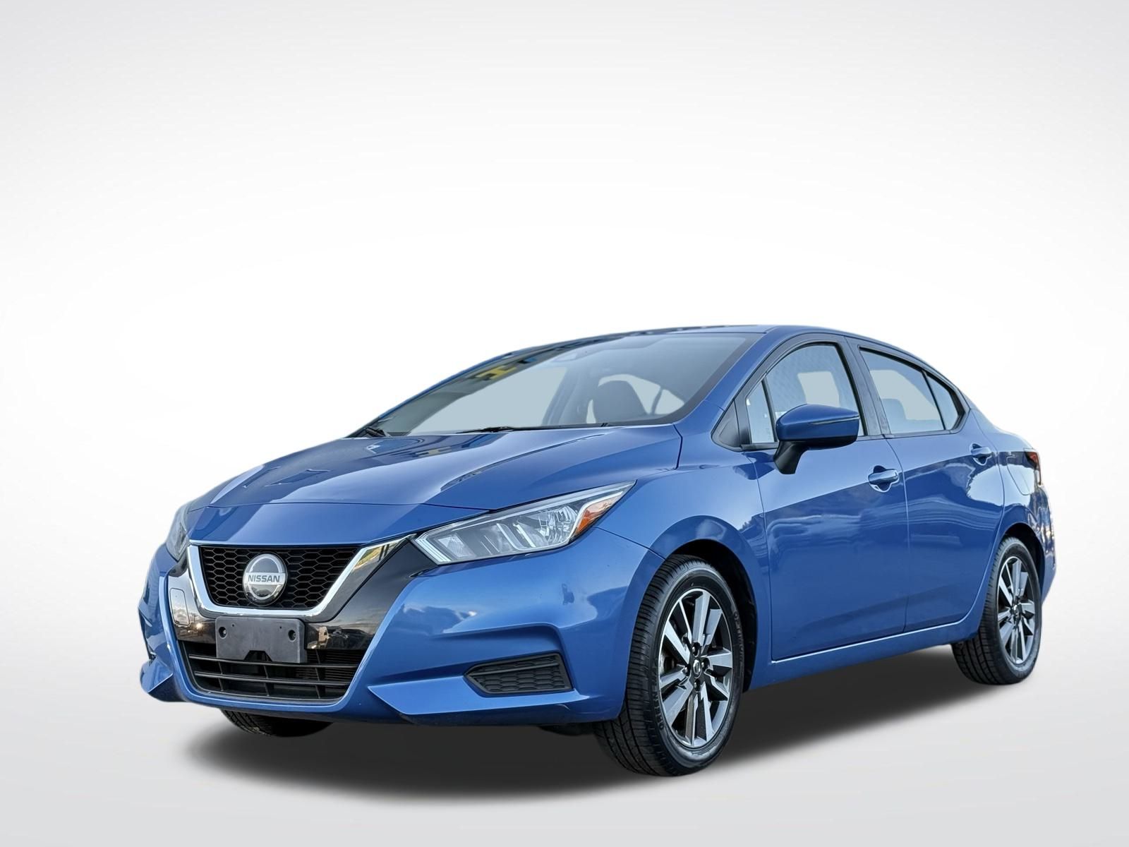 2021 Nissan Versa SV Image 2 of 31