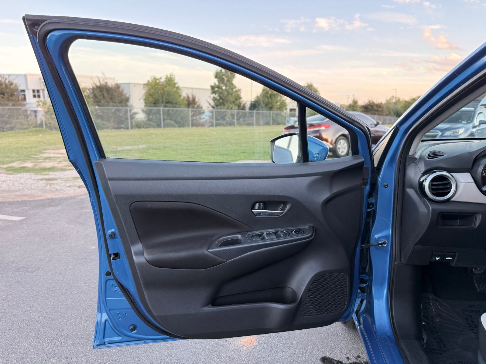 2021 Nissan Versa SV Image 23 of 31