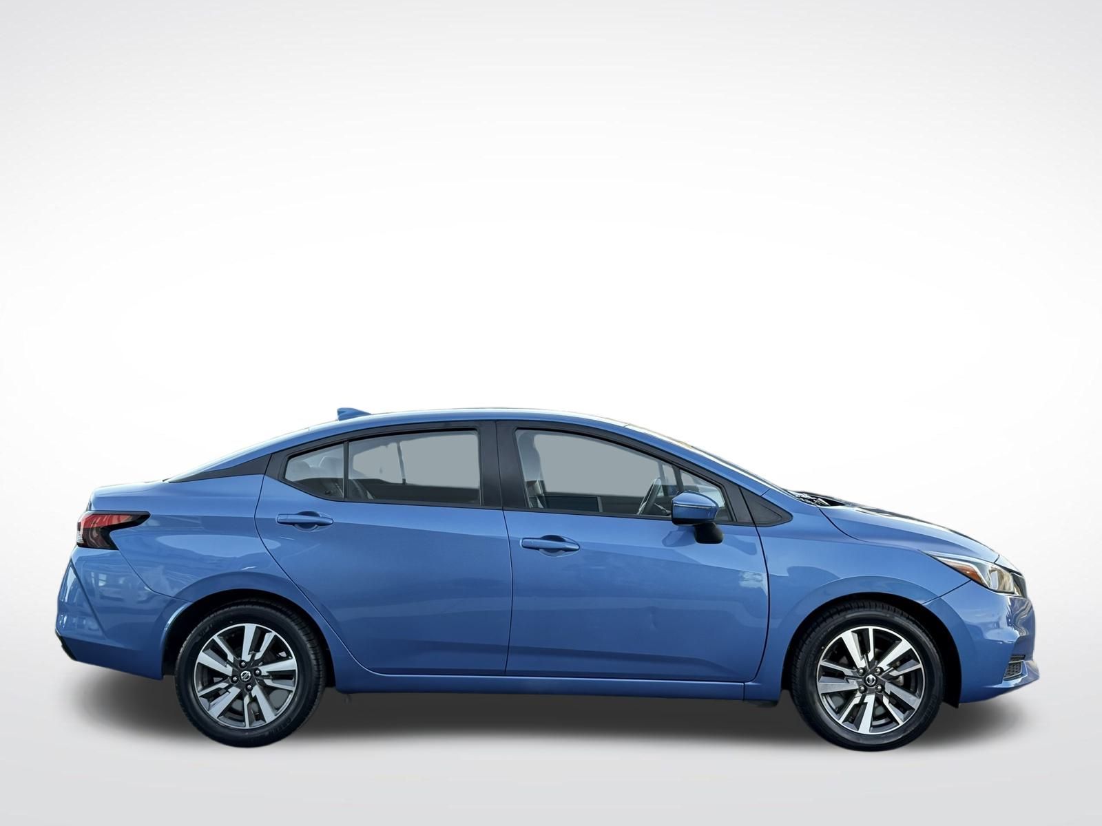 2021 Nissan Versa SV Image 5 of 31