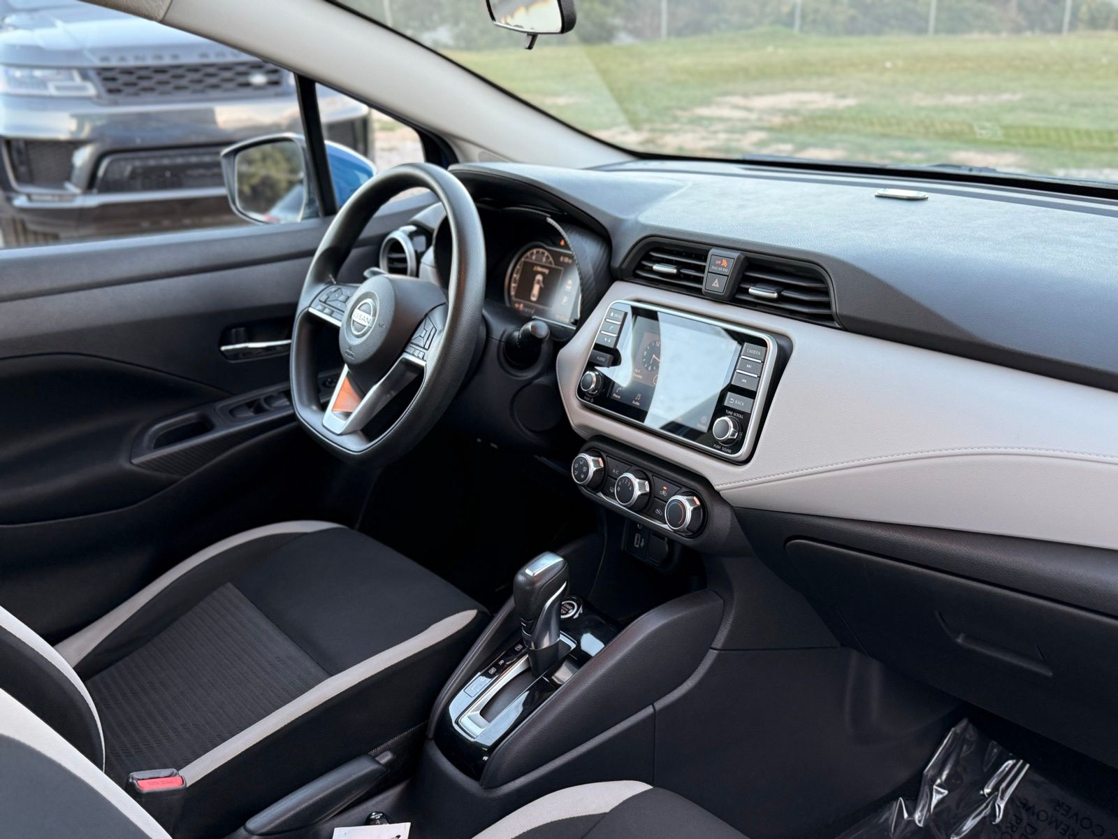 2021 Nissan Versa SV Image 18 of 31