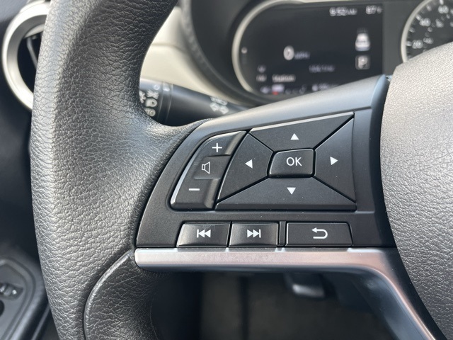 Vehicle image 9 of 21