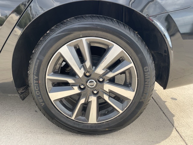 Vehicle image 20 of 21