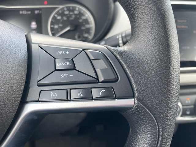 Vehicle image 10 of 21