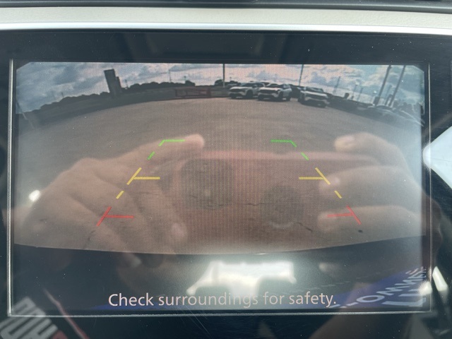 Vehicle image 12 of 21