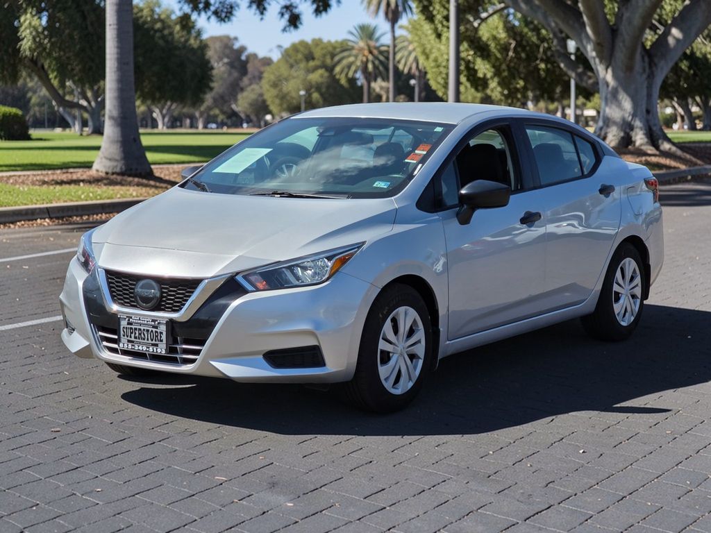 2021 Nissan Versa S Image 1 of 37