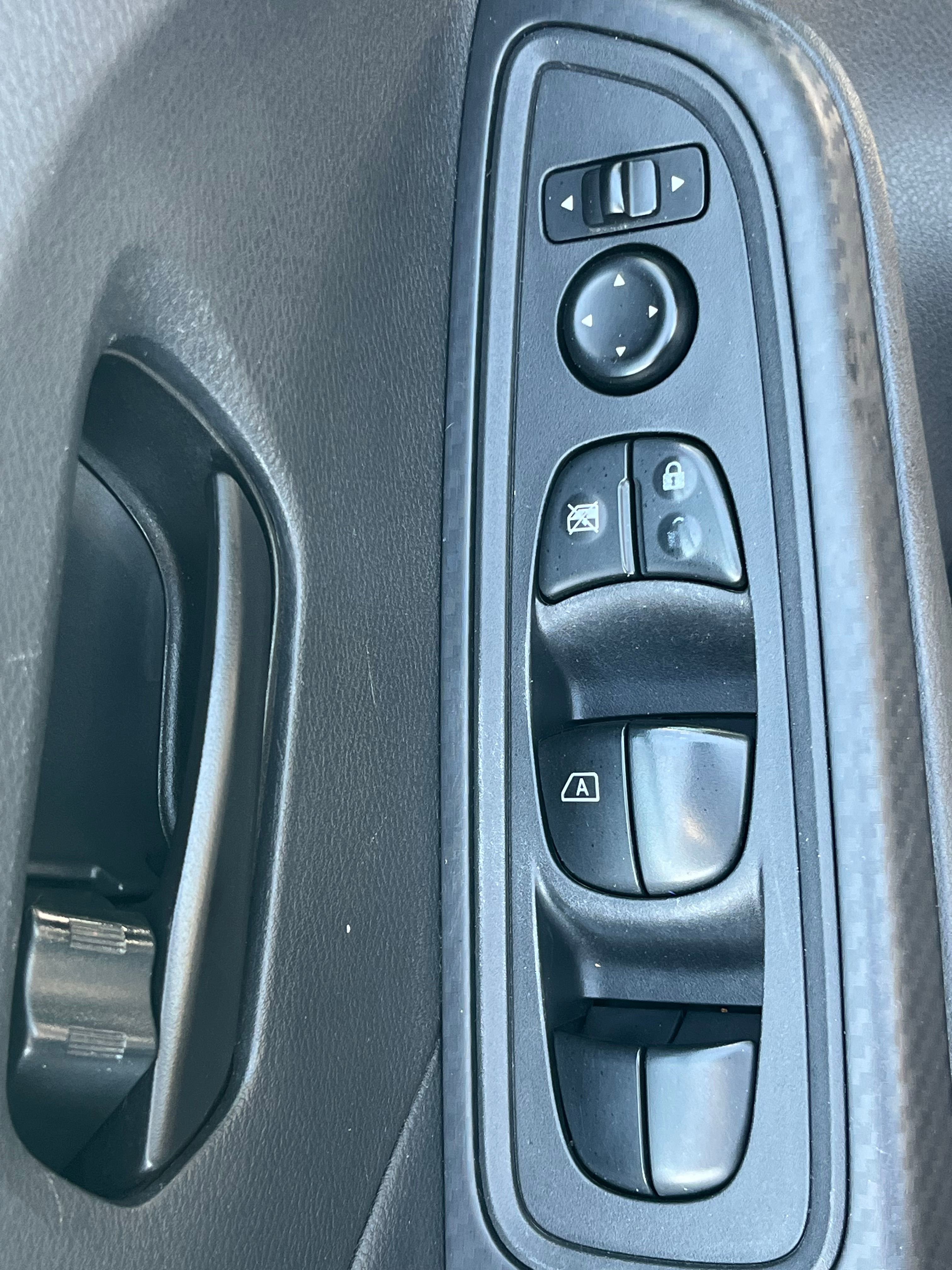 Vehicle image 9 of 68