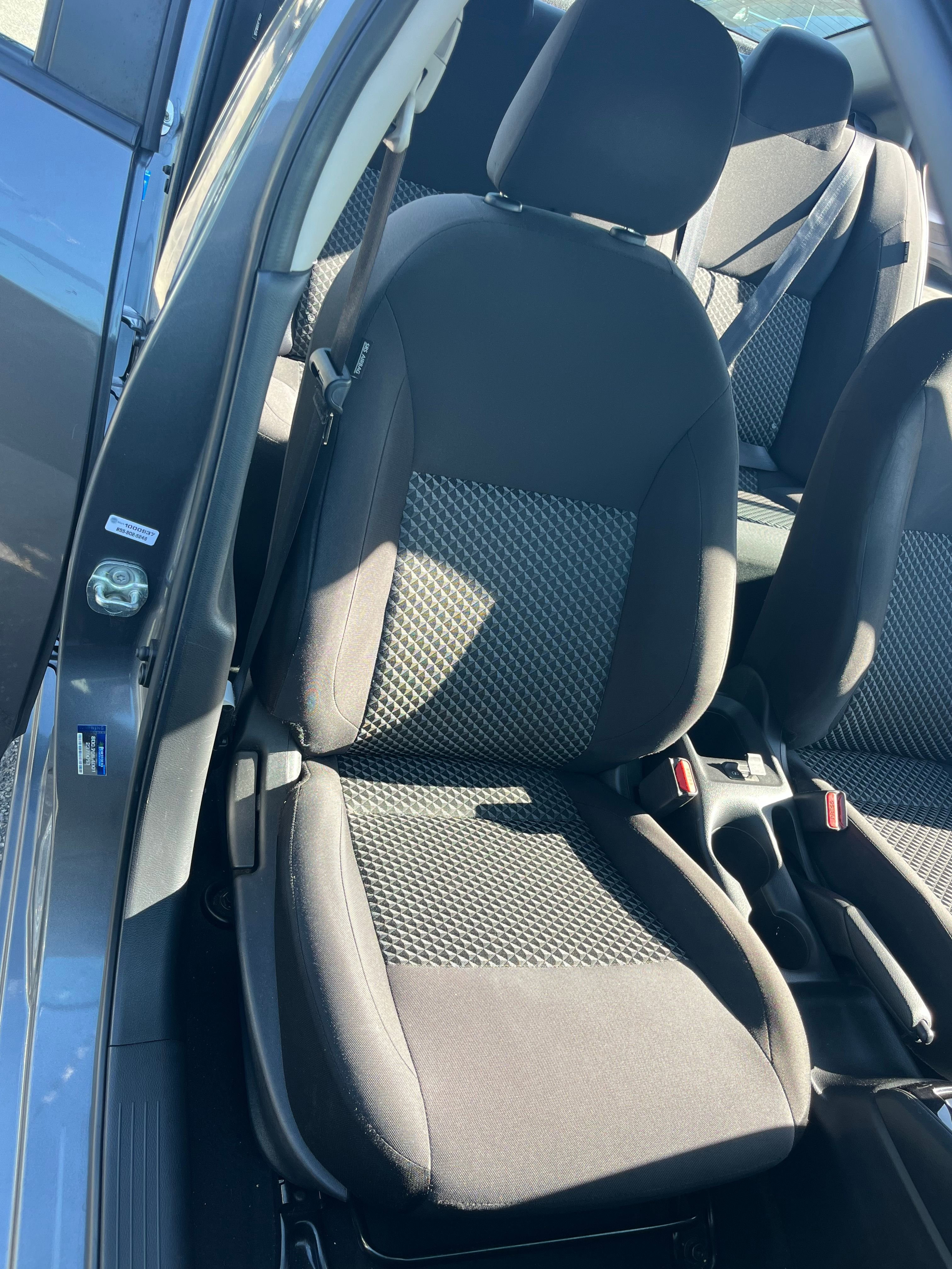 Vehicle image 18 of 68