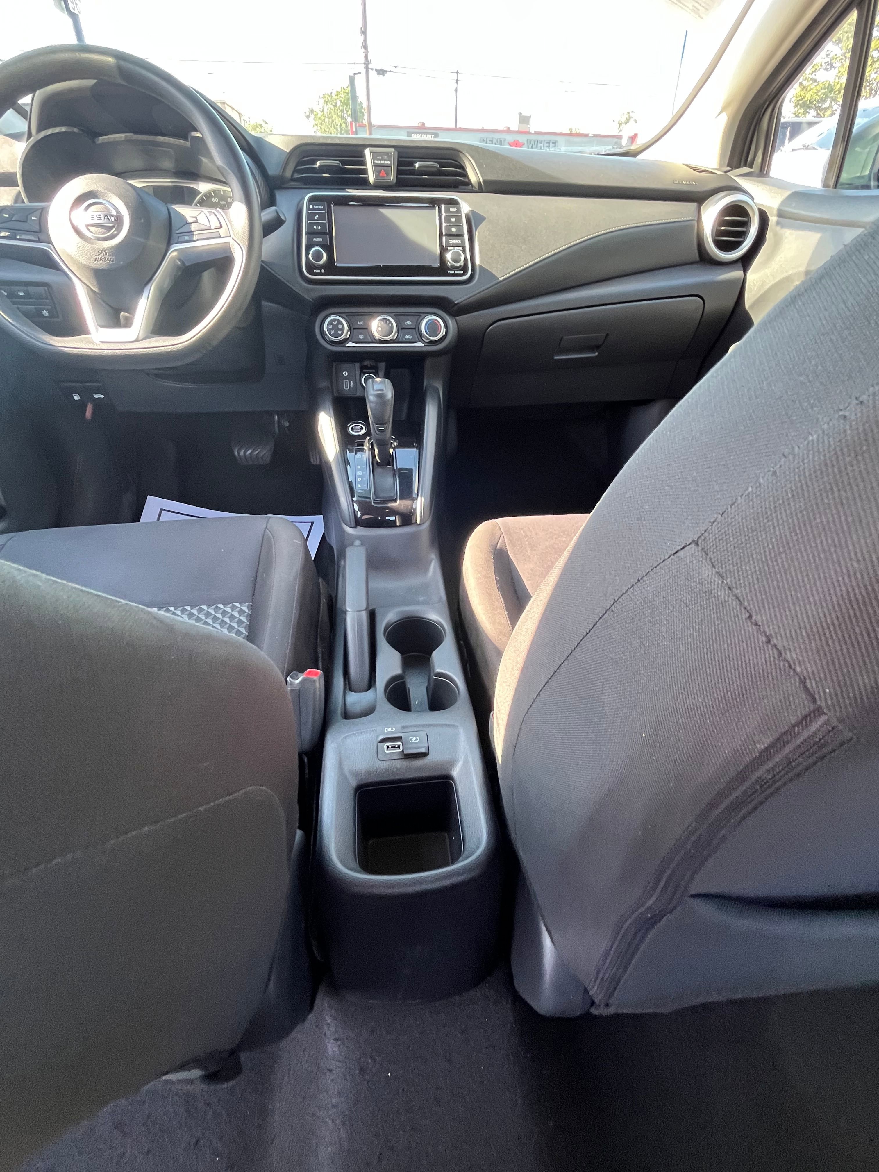 Vehicle image 35 of 68