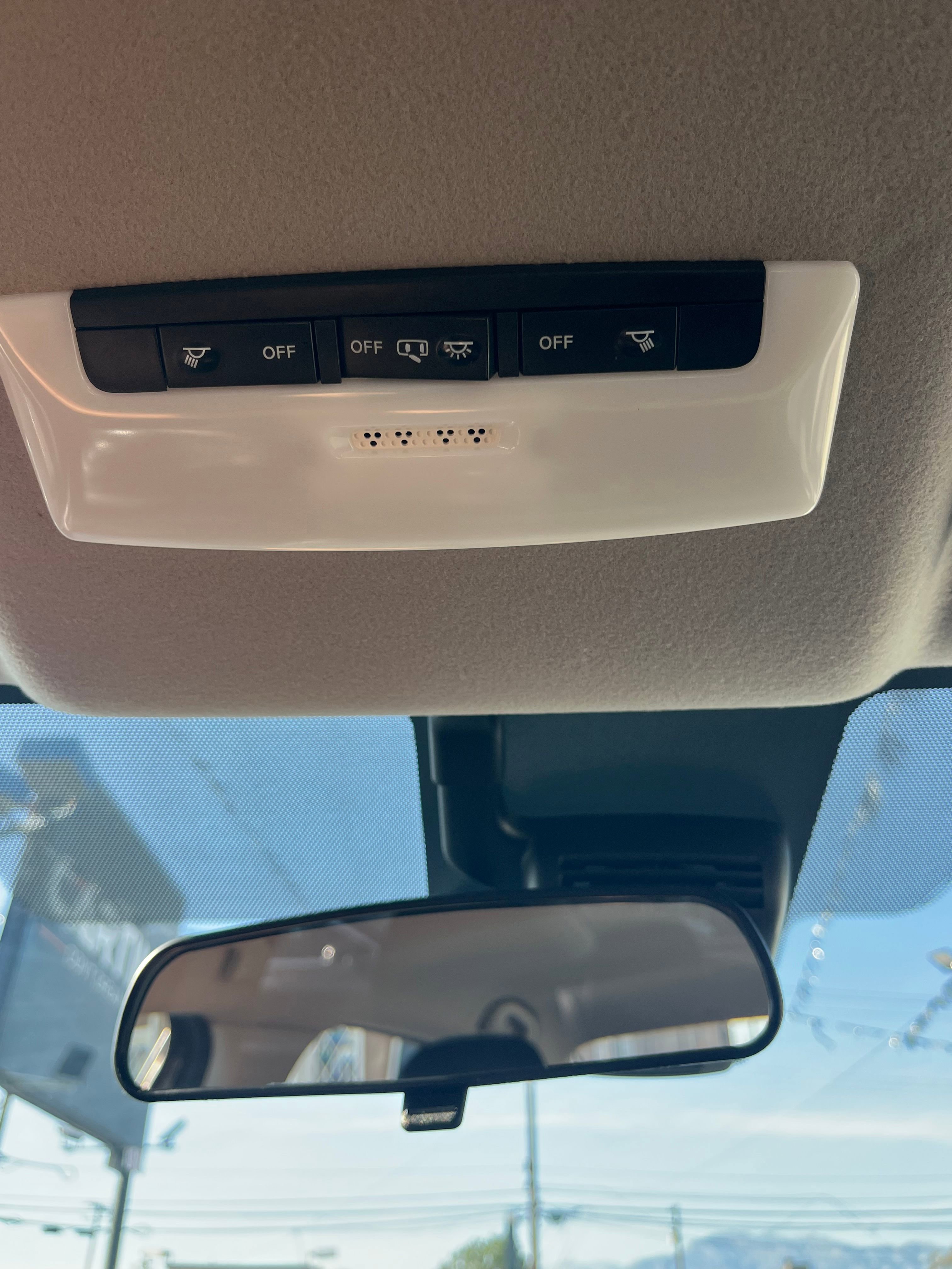 Vehicle image 60 of 68