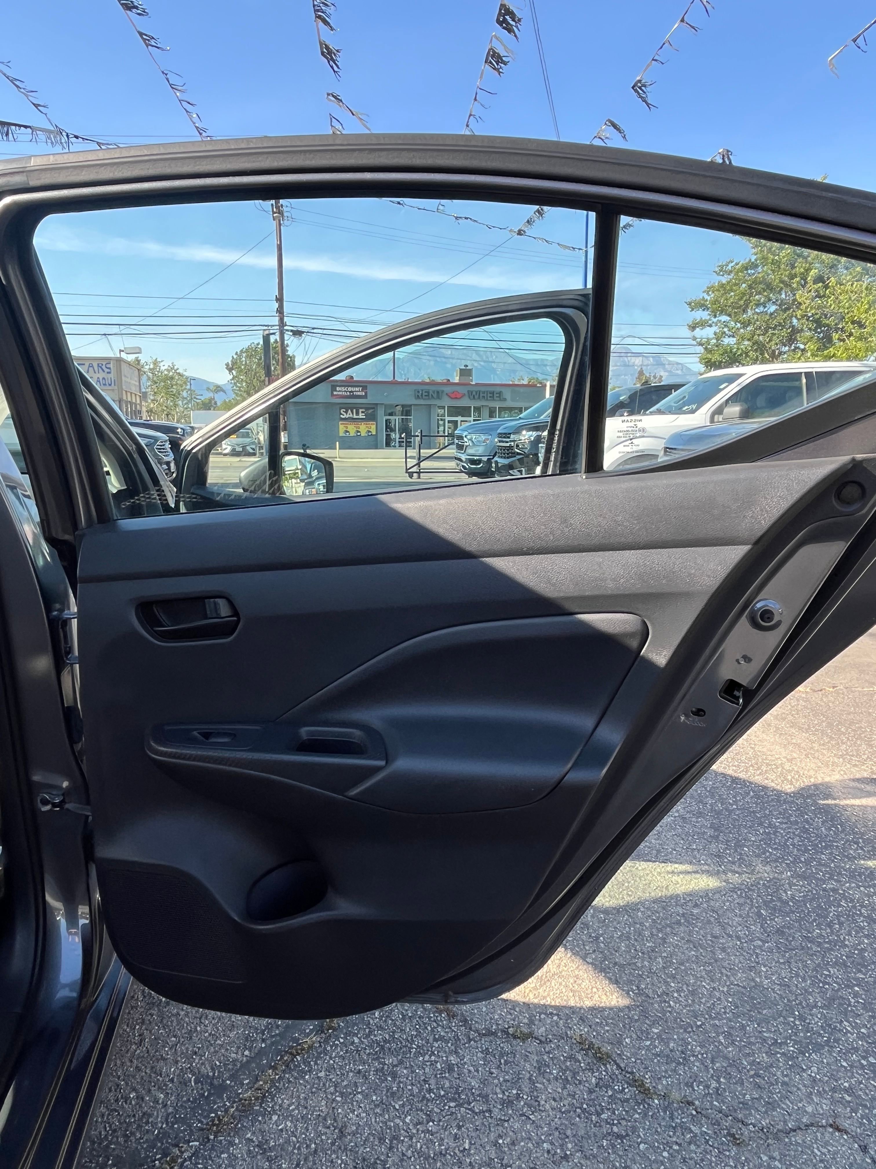 Vehicle image 16 of 68