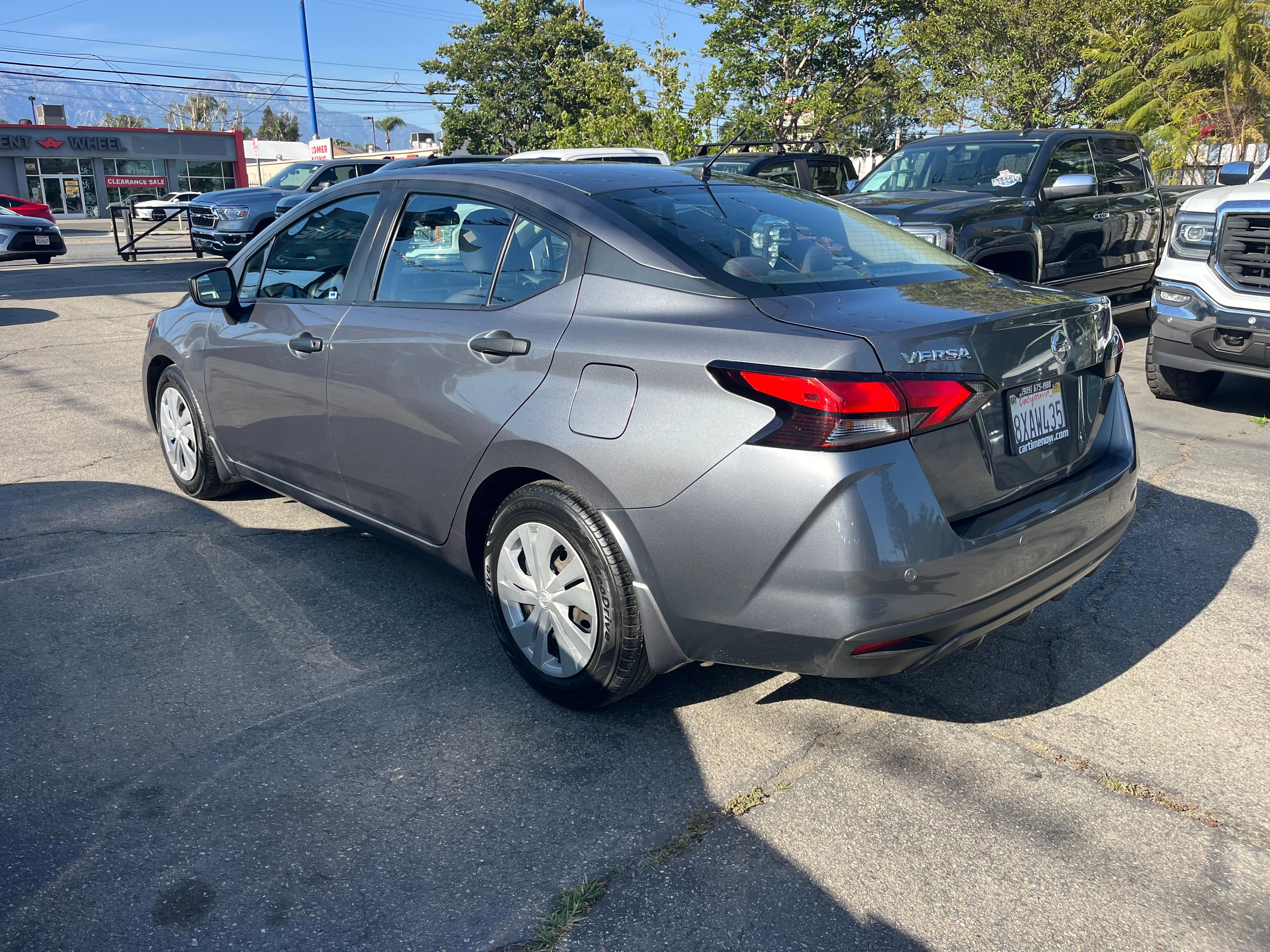 Vehicle image 7 of 68