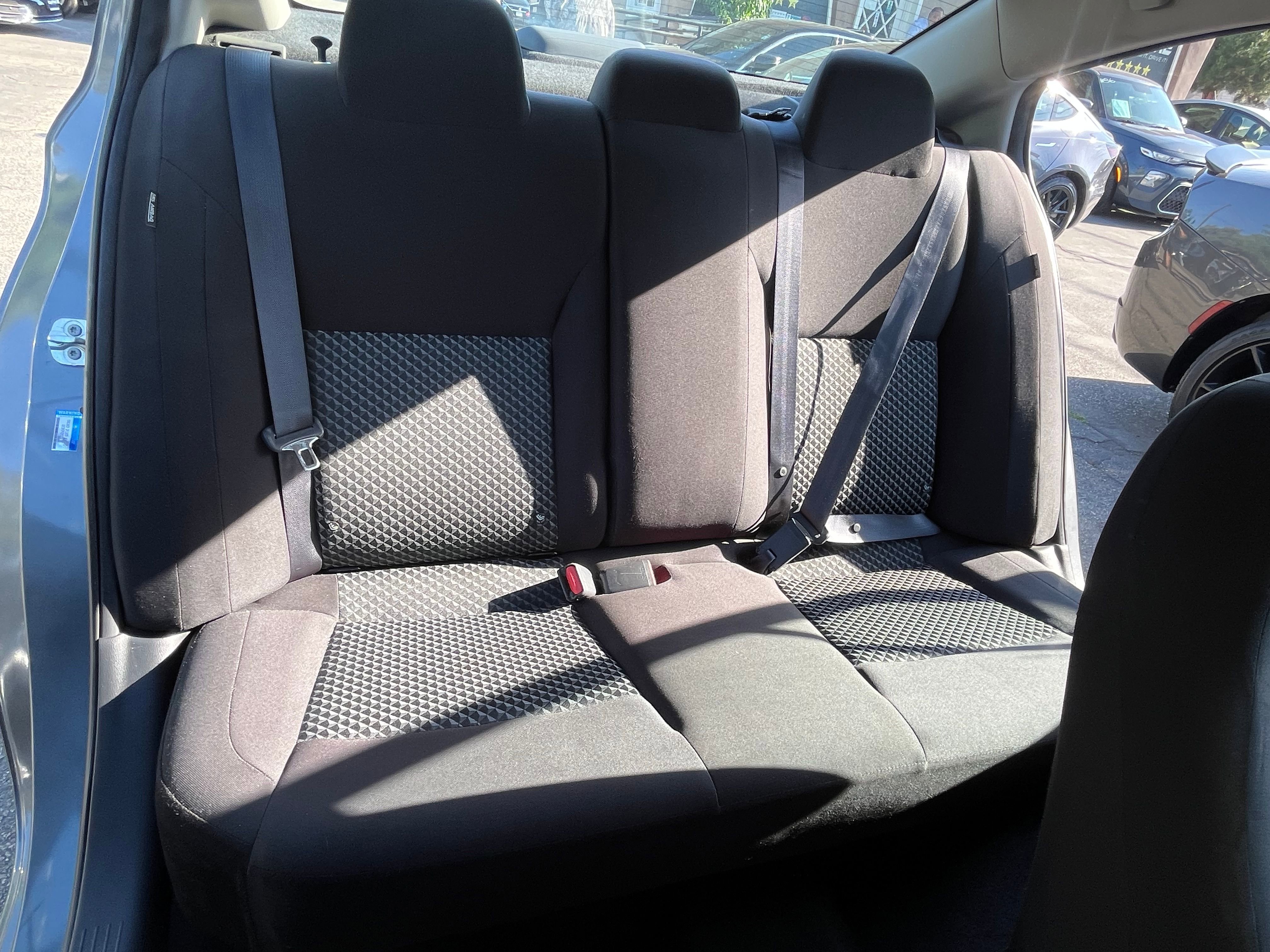 Vehicle image 19 of 68