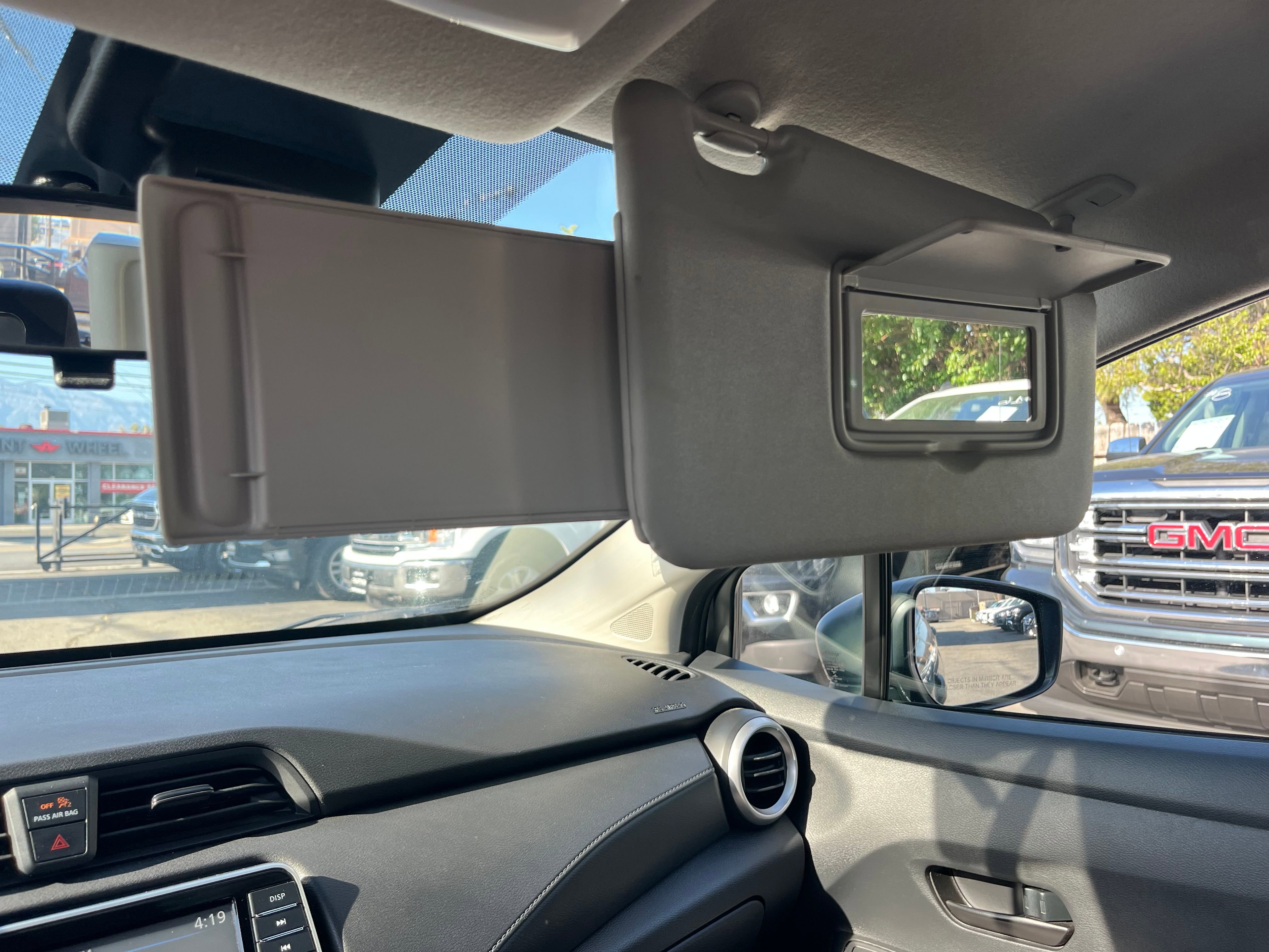 Vehicle image 61 of 68