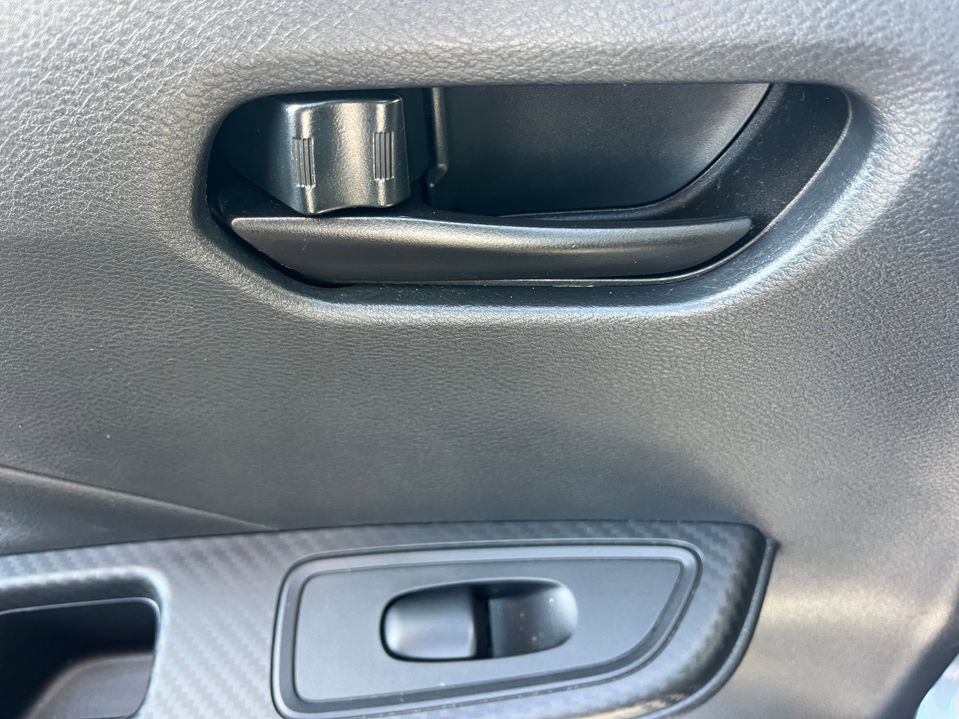 Vehicle image 11 of 68