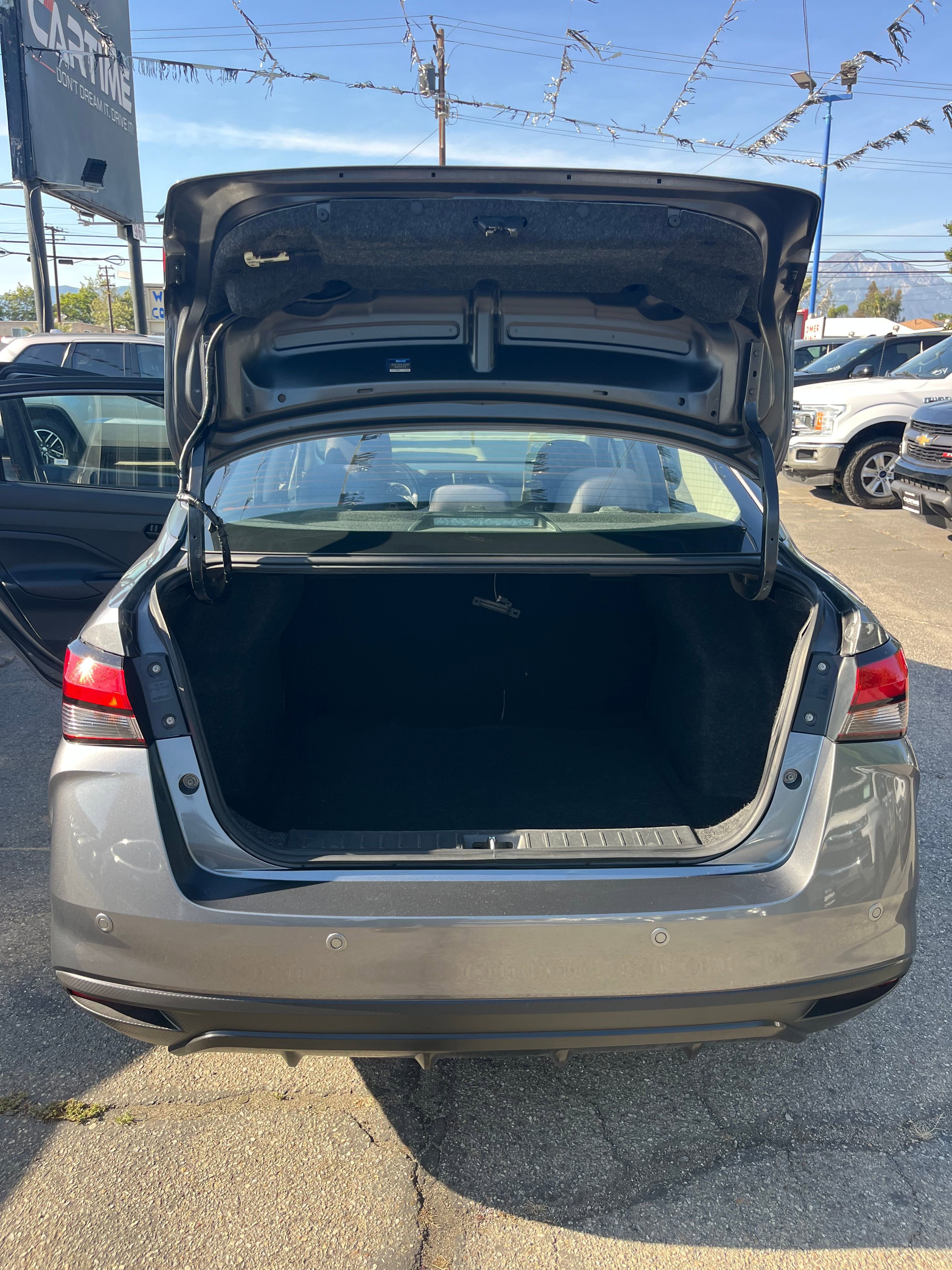 Vehicle image 12 of 68