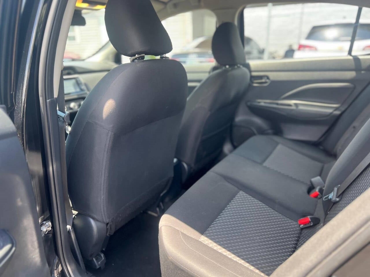 Vehicle image 19 of 42