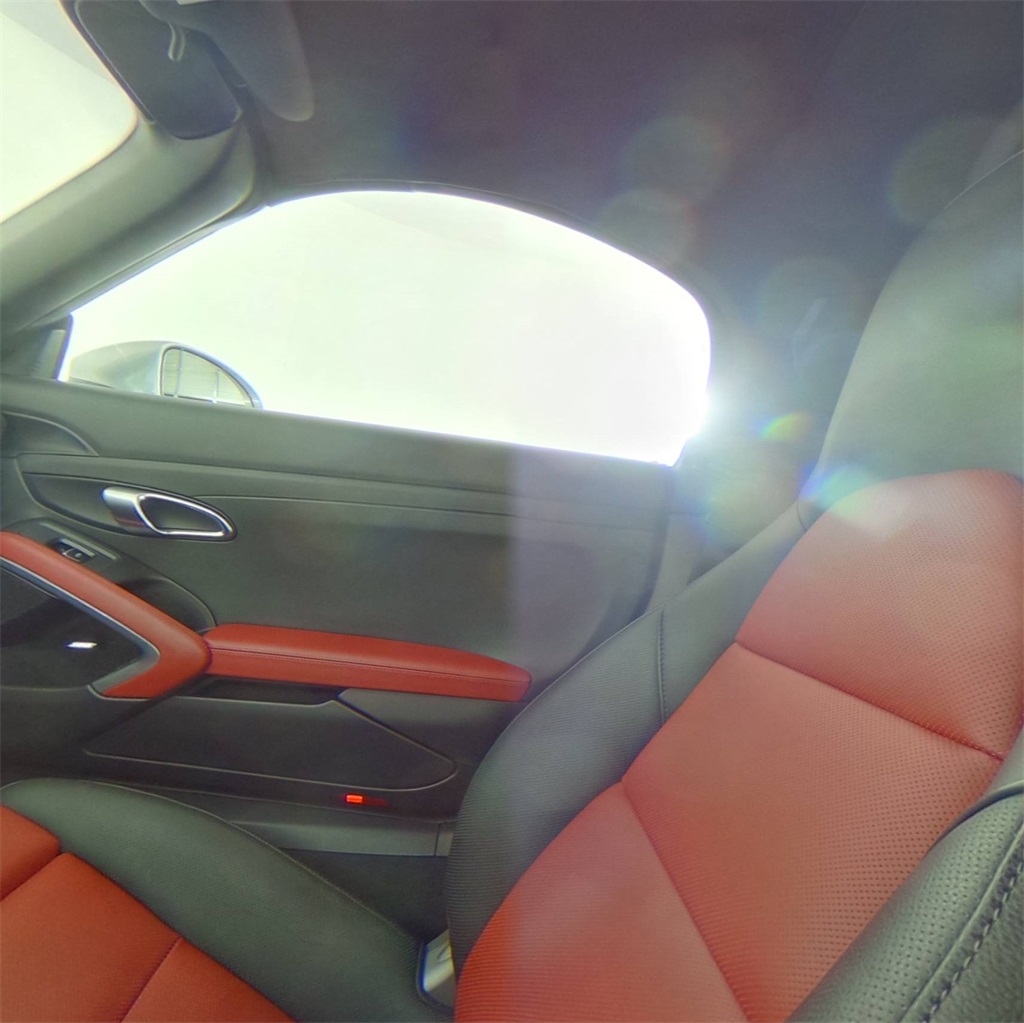 2021 Porsche 718 Boxster S Image 15 of 28