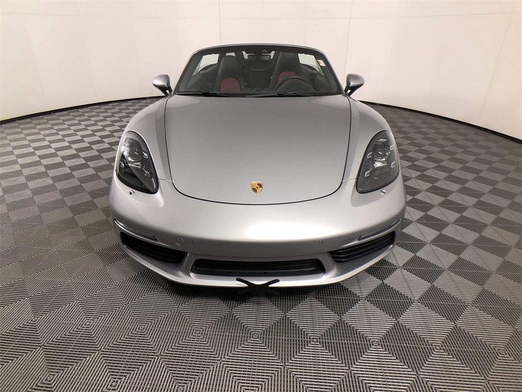 2021 Porsche 718 Boxster S Image 3 of 28