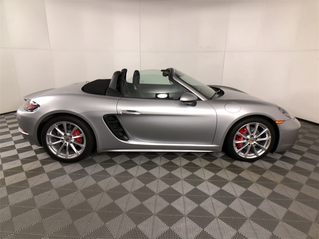 2021 Porsche 718 Boxster S Image 5 of 28