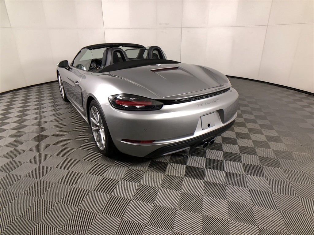 2021 Porsche 718 Boxster S Image 8 of 28