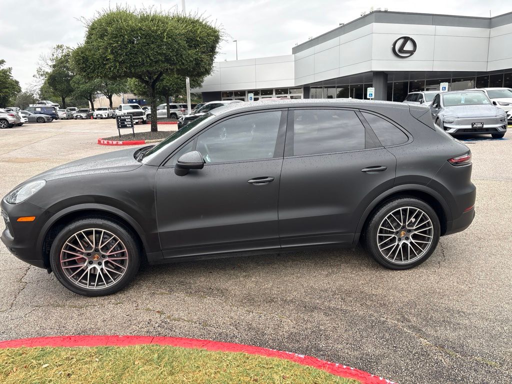 2021 Porsche Cayenne Base Image 1 of 20