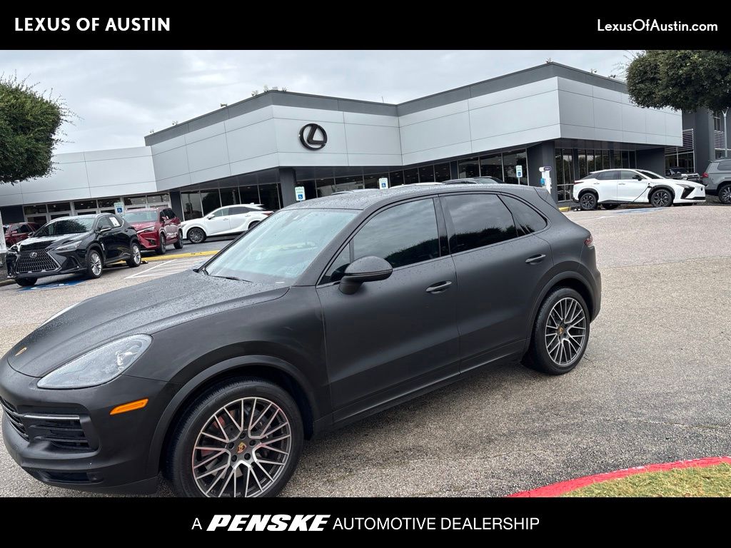 2021 Porsche Cayenne Base Image 2 of 20