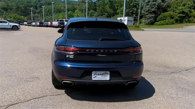 2021 Porsche Macan Base Image 7 of 35