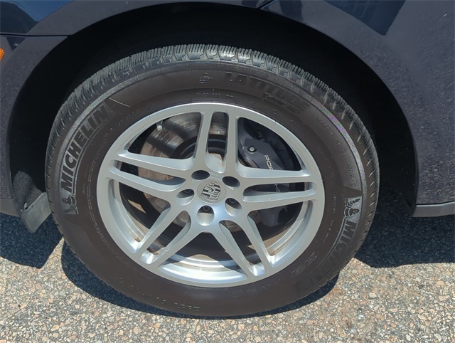 2021 Porsche Macan Base Image 11 of 35