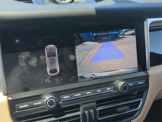 2021 Porsche Macan Base Image 24 of 35