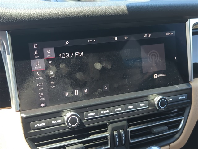 2021 Porsche Macan Base Image 34 of 35