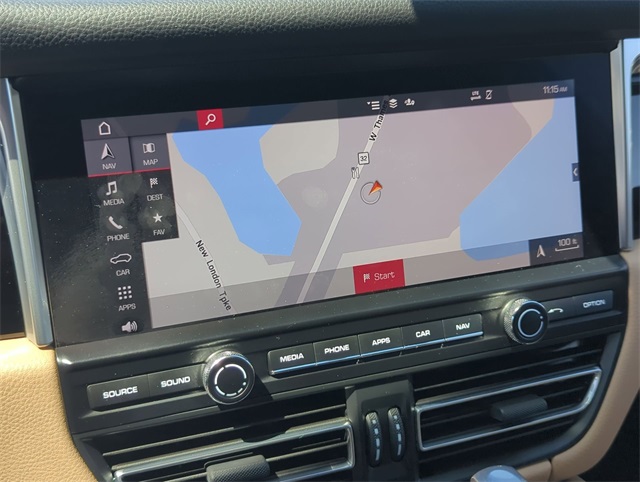 2021 Porsche Macan Base Image 23 of 35