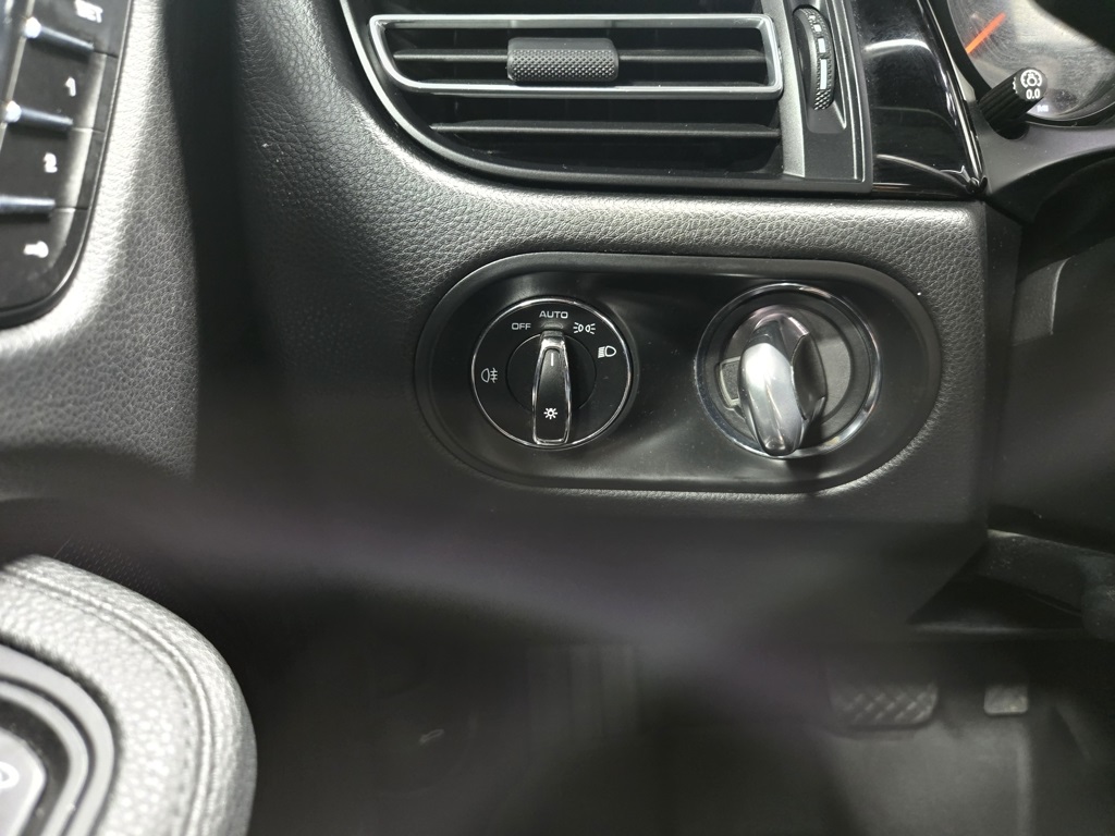 2021 Porsche Macan S Image 54 of 65