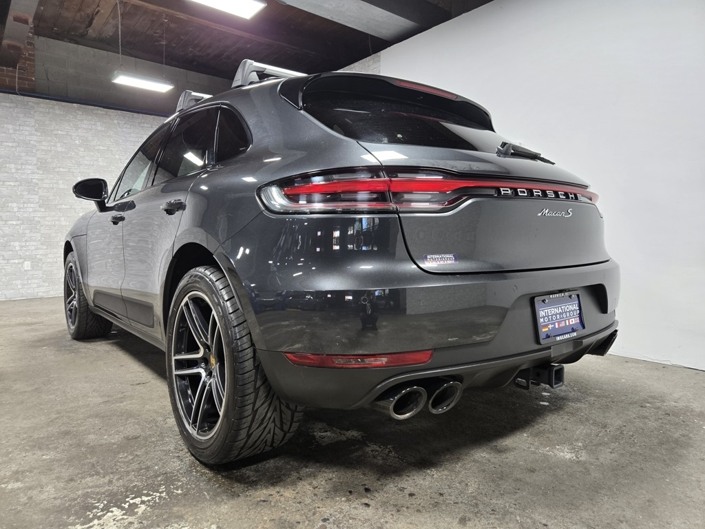2021 Porsche Macan S Image 6 of 65
