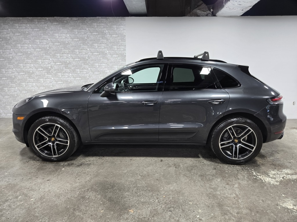 2021 Porsche Macan S Image 8 of 65