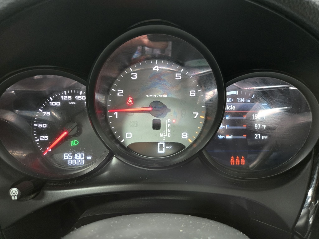 2021 Porsche Macan S Image 34 of 65