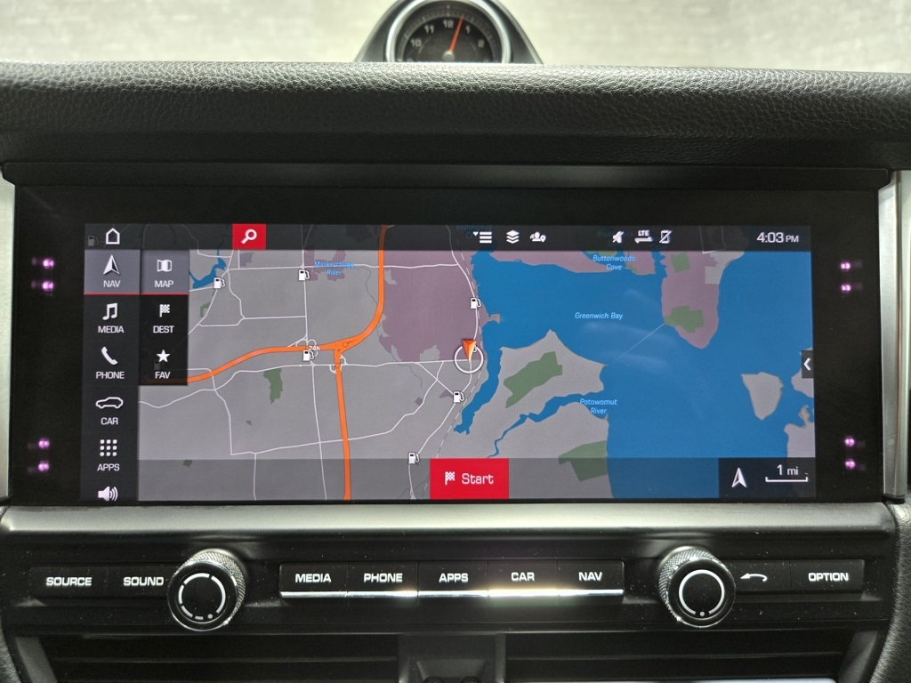 2021 Porsche Macan S Image 39 of 65