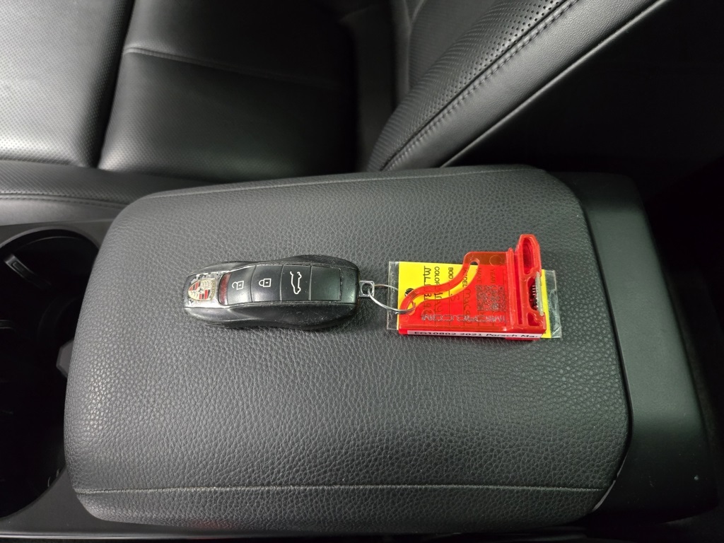 2021 Porsche Macan S Image 51 of 65