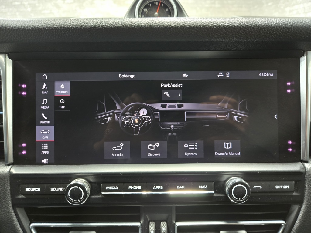 2021 Porsche Macan S Image 42 of 65